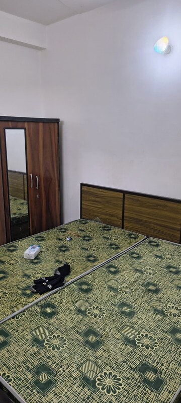 Room in 2 BHK Builder Floor at Bliss Heights, Sector 104 – for Rent