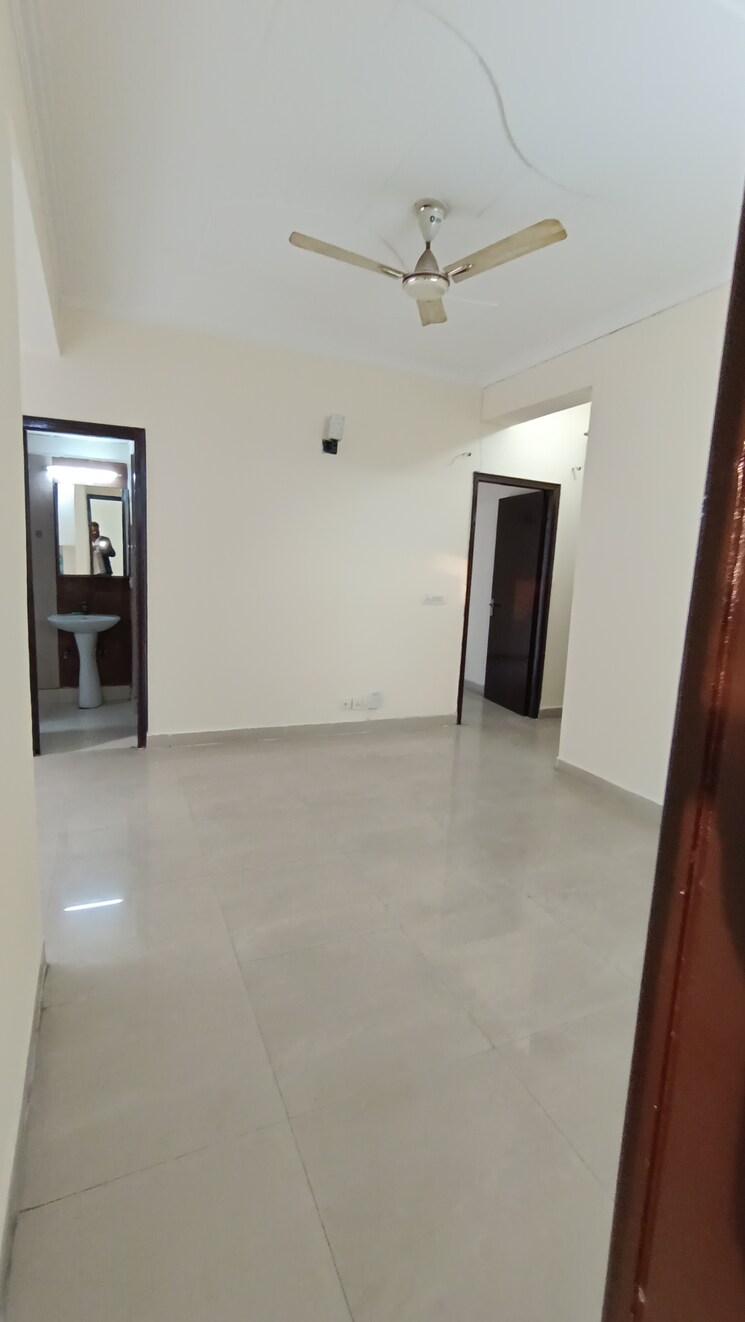 Room, skytech-matrott 2 Bedroom 1150 Sq.Ft. Apartment In Sector 76 Noida 9582418