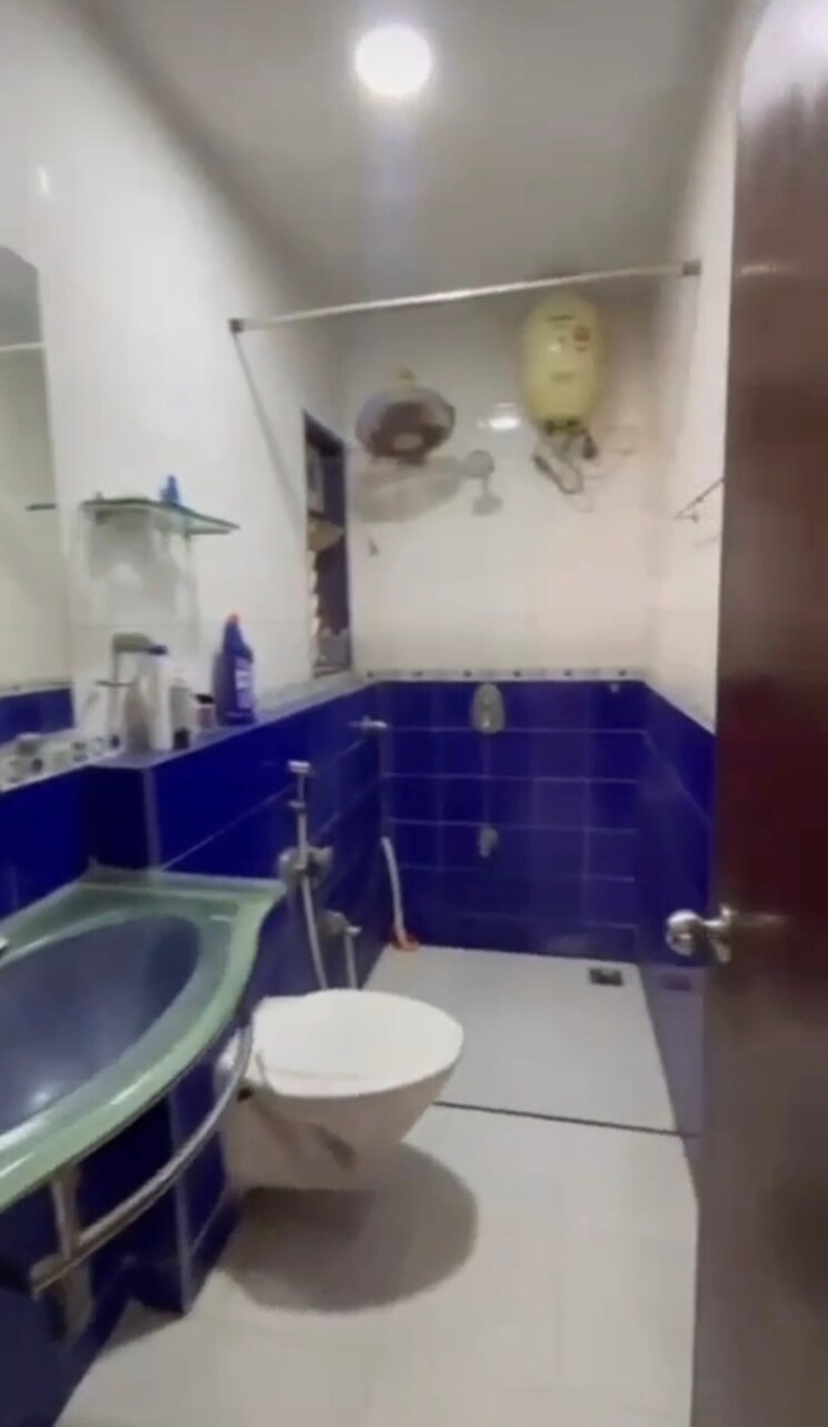 Bathroom, kalindi-tower 2 Bedroom 700 Sq.Ft. Apartment In Oshiwara Mumbai 9582436