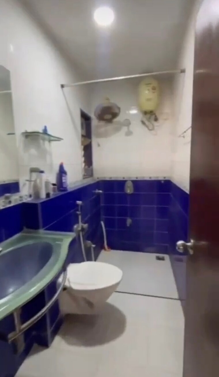 Bathroom, kalindi-tower 2 Bedroom 700 Sq.Ft. Apartment In Oshiwara Mumbai 9582436