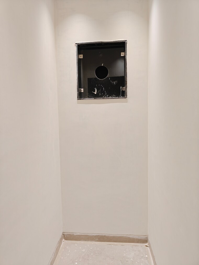 Room, mahendru enclave 4 Bedroom 240 Sq.Yd. Builder Floor In Mahendru Enclave Delhi 9582457