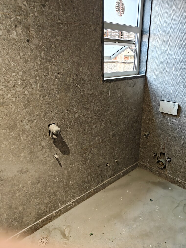 Attached Bathroom, mahendru enclave 4 Bedroom 240 Sq.Yd. Builder Floor In Mahendru Enclave Delhi 9582457