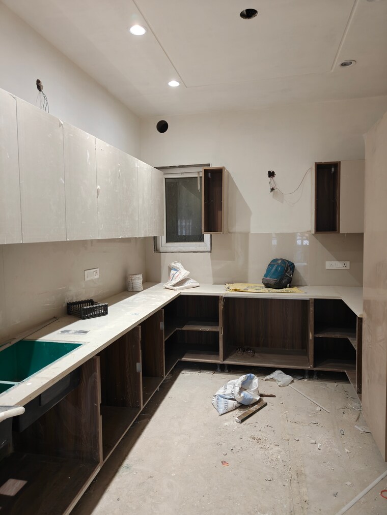 Kitchen, mahendru enclave 4 Bedroom 240 Sq.Yd. Builder Floor In Mahendru Enclave Delhi 9582457