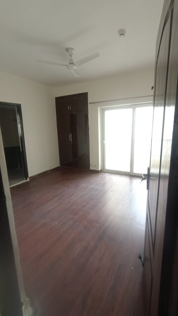 Room in 3 BHK Apartment at Nimbus The Hyde park, Sector 78 – for Rent