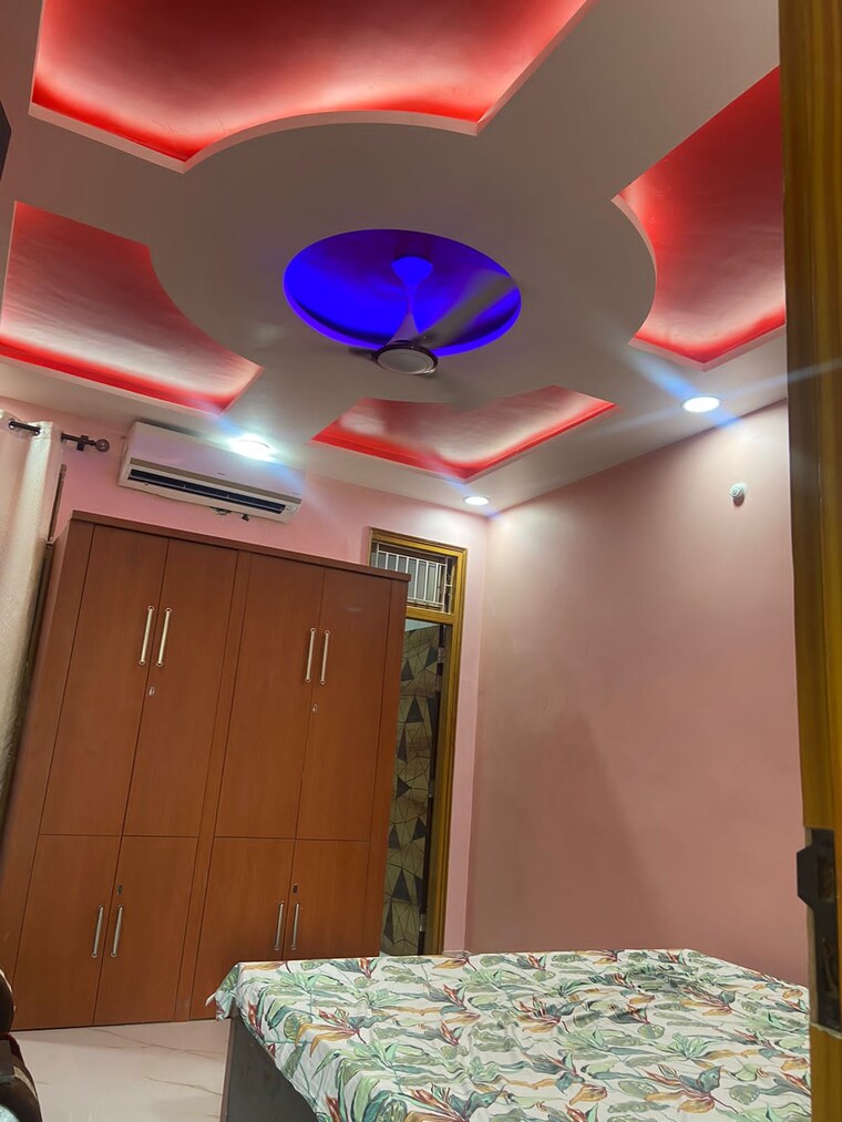 Room, gomti nagar Pg For Boys & Girls In Gomti Nagar 9582459