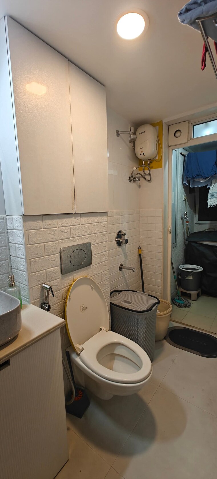 Bathroom, lodha-amara 2 Bedroom 950 Sq.Ft. Apartment In Kolshet Road Thane 9582472