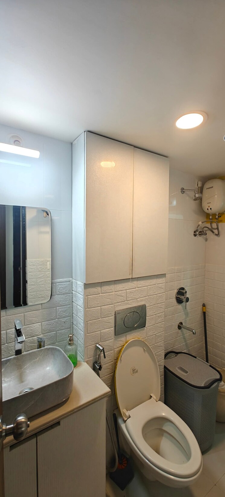 Bathroom, lodha-amara 2 Bedroom 950 Sq.Ft. Apartment In Kolshet Road Thane 9582472