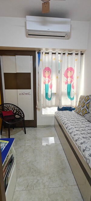 Bedroom in 2 BHK Apartment at Lodha Amara, Kolshet Road – for Rent