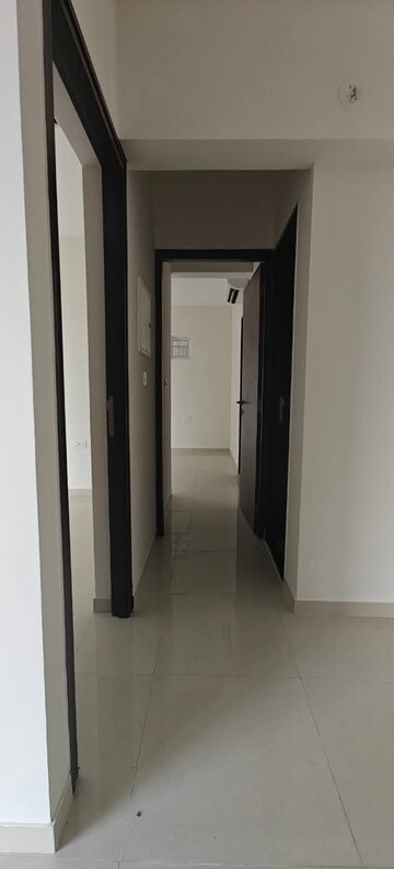 2 BHK Apartment For Rent in Lodha Amara, Kolshet Road