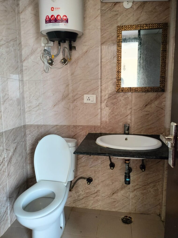 Bathroom, nimbus-the-hyde-park 3 Bedroom 1320 Sq.Ft. Apartment In Sector 78 Noida 9582482
