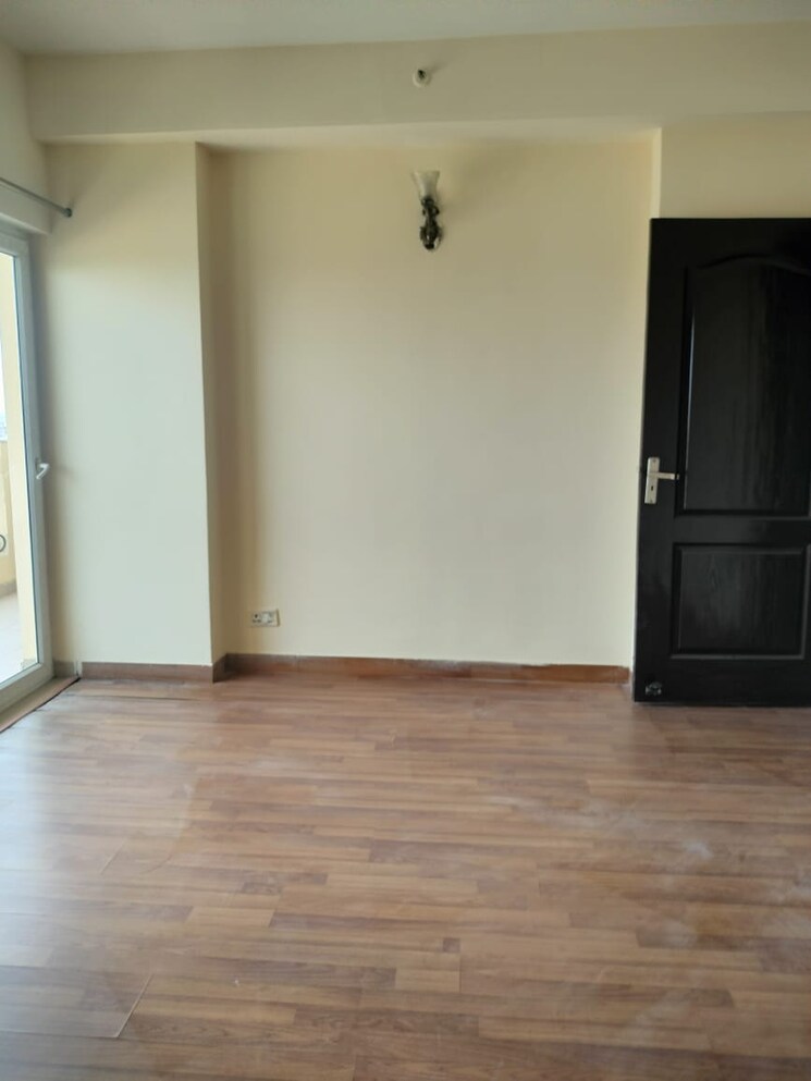 Room, nimbus-the-hyde-park 3 Bedroom 1320 Sq.Ft. Apartment In Sector 78 Noida 9582482