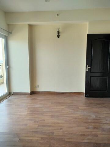 Room in 3 BHK Apartment at Nimbus The Hyde park, Sector 78 – for Sale