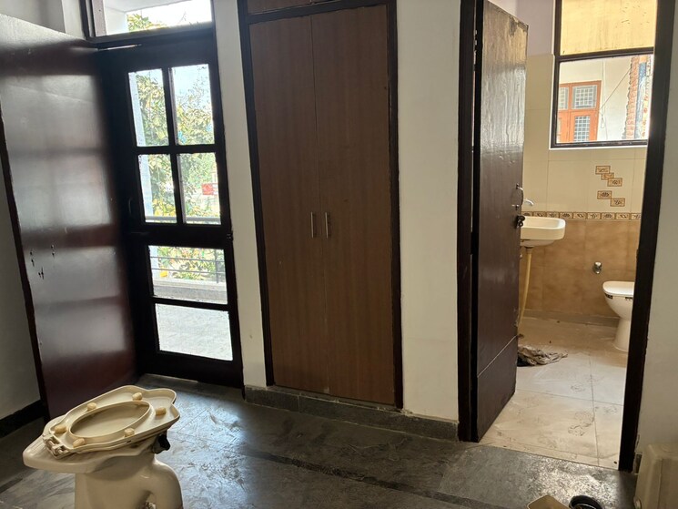 Room, ardee-mall 2.5 Bedroom 1000 Sq.Ft. Builder Floor In Sector 52 Gurgaon 9582493