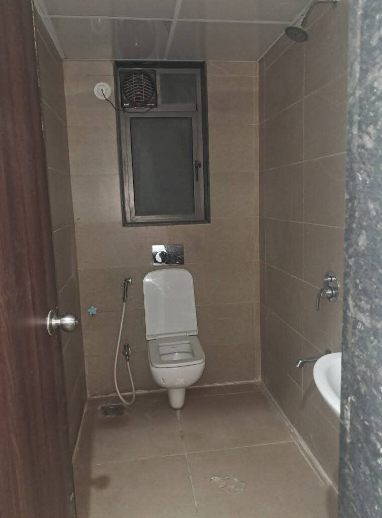 Bathroom, runwal-eirene 2 Bedroom 800 Sq.Ft. Apartment In Balkum Pada Thane 9582489