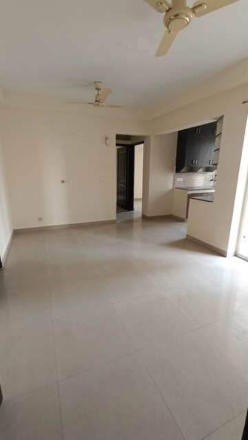 Room in 2 BHK Apartment at Sethi Max Royal, Sector 76 – for Rent