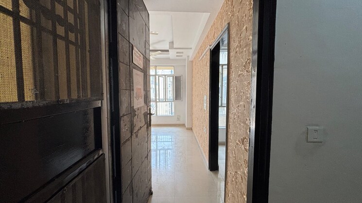 undefined, nimbus-the-hyde-park 2 Bedroom 1080 Sq.Ft. Apartment In Sector 78 Noida 9582501