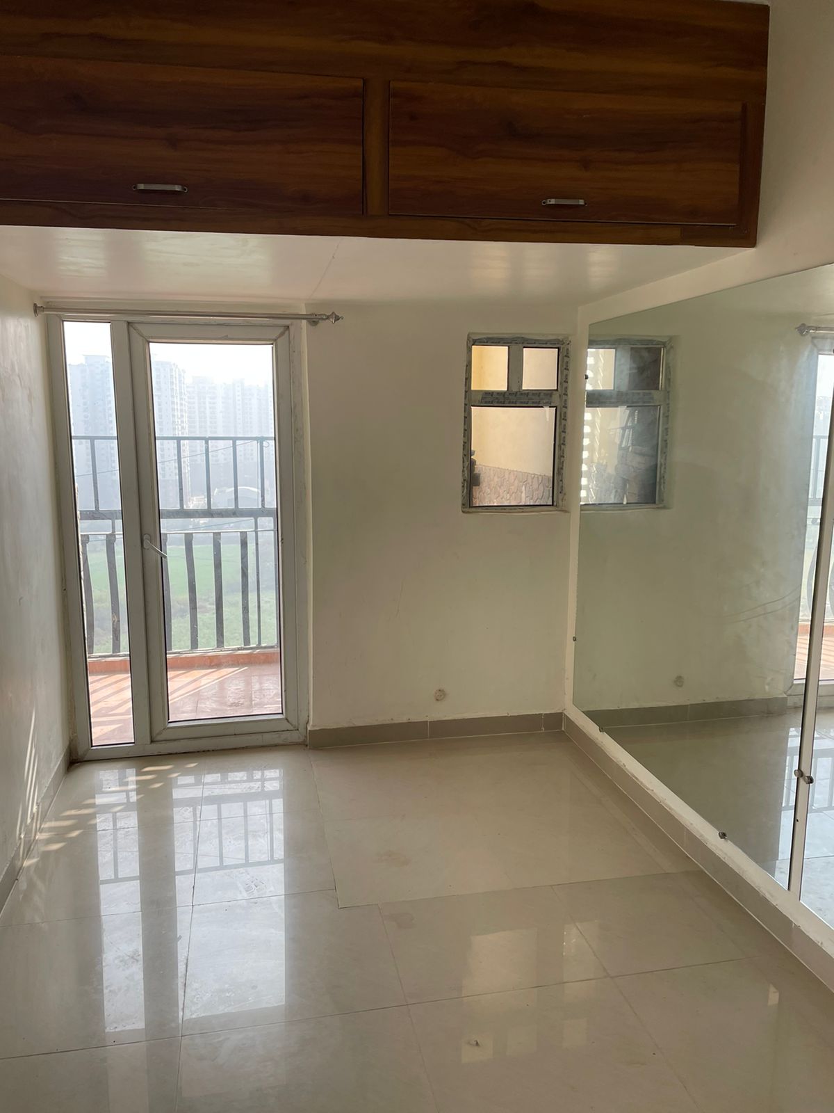 4 BHK + Servant Room Apartment For Rent in Amrapali Crystal Homes