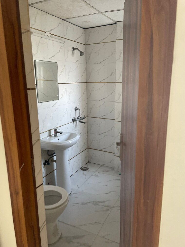 Bathroom, amrapali-crystal-homes 4 Bedroom 2175 Sq.Ft. Apartment In Sector 76 Noida 9582507