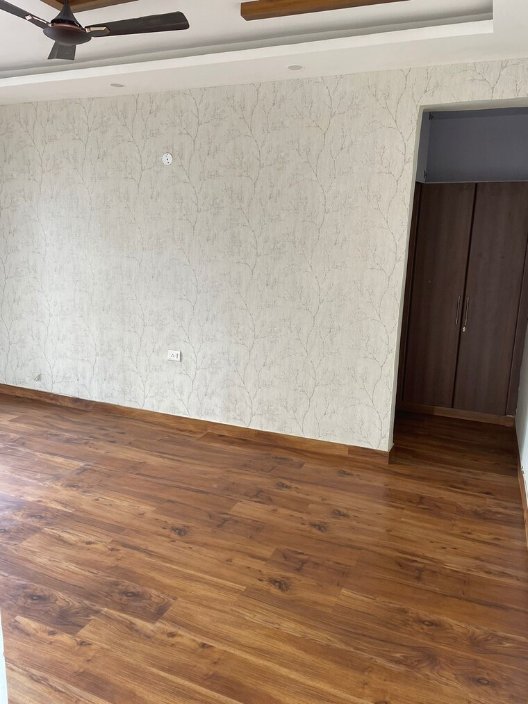 Room, amrapali-crystal-homes 4 Bedroom 2175 Sq.Ft. Apartment In Sector 76 Noida 9582507