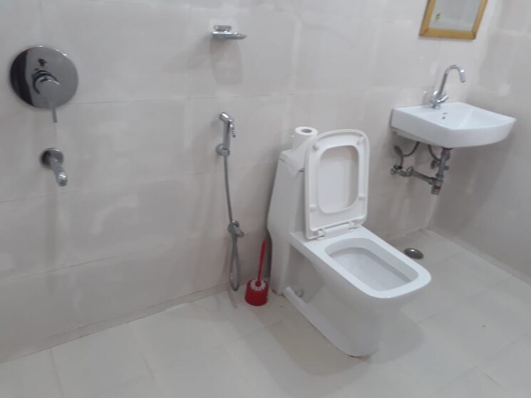 Bathroom, golden-crest 3 Bedroom 1850 Sq.Ft. Builder Floor In Sector 52 Gurgaon 9582517