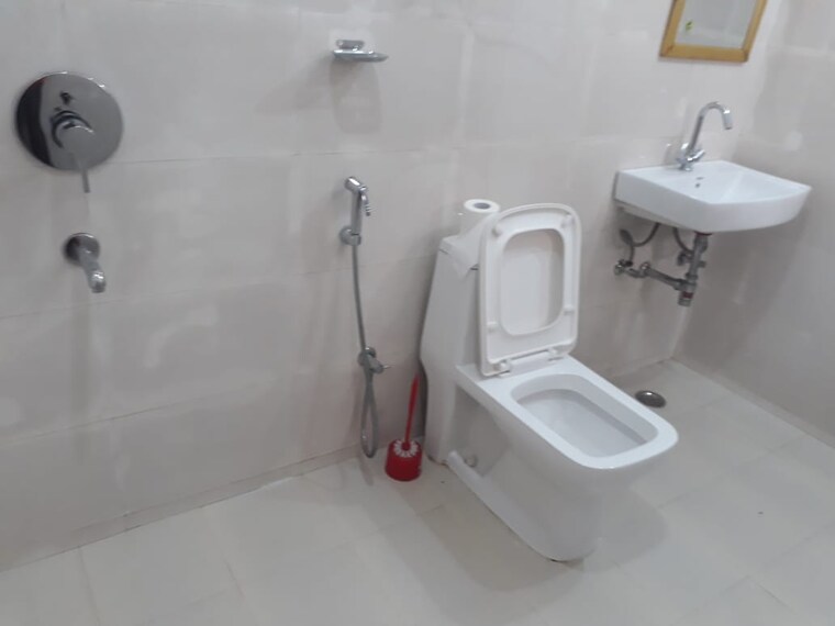 Bathroom, golden-crest 3 Bedroom 1850 Sq.Ft. Builder Floor In Sector 52 Gurgaon 9582517
