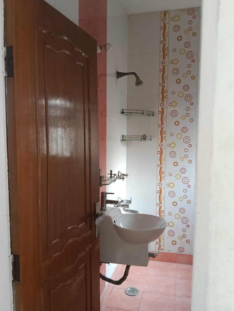 Bathroom, alaknanda 3 Bedroom 1800 Sq.Ft. Apartment In Alaknanda Delhi 9582516