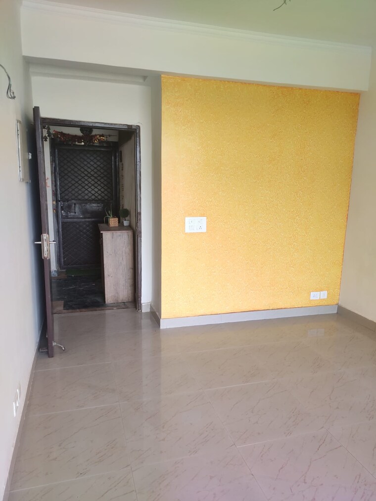 Room, amrapali-platinum 3 Bedroom 1775 Sq.Ft. Apartment In Sector 119 Noida 9582521