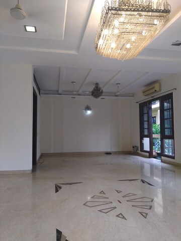 5 BHK Builder Floor For Sale in Panchsheel Park