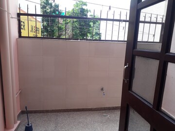 Balcony in 2 BHK Builder Floor at Huda Staff Colony, Sector 46 – for Rent