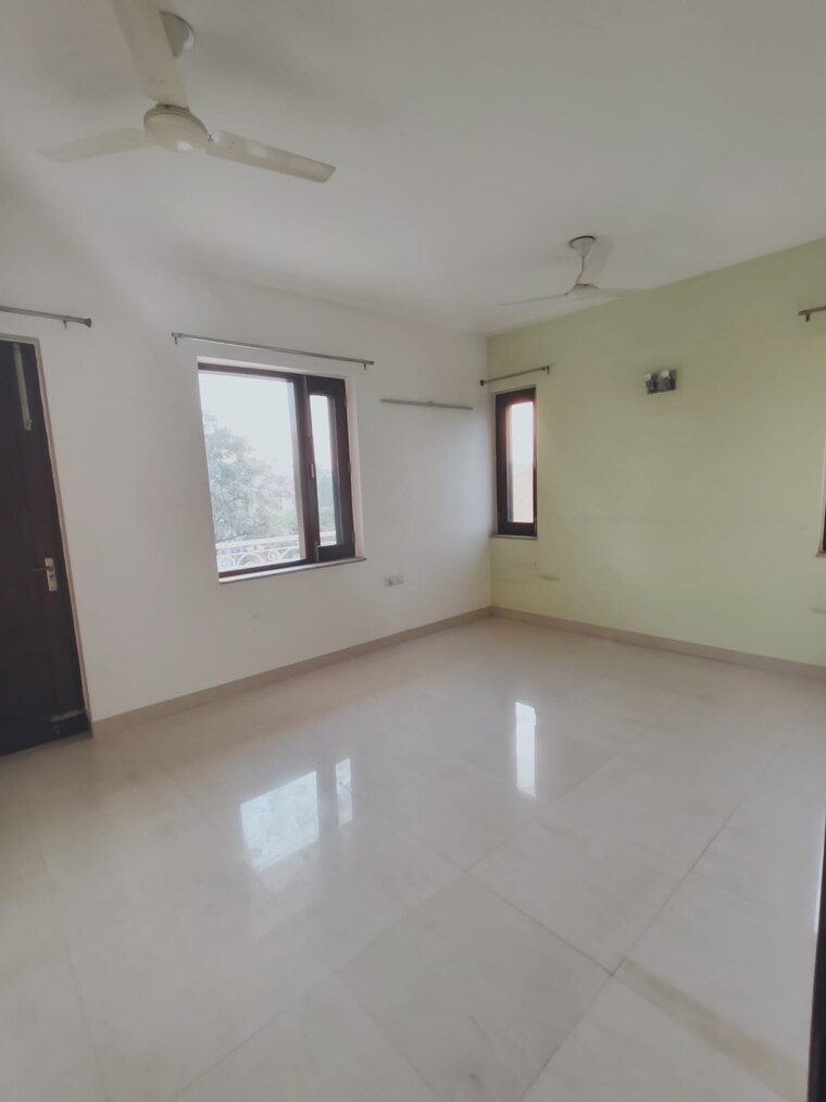 Room, palam-vihar-residents-association 3 Bedroom 2430 Sq.Ft. Builder Floor In Palam Vihar Gurgaon 9582545