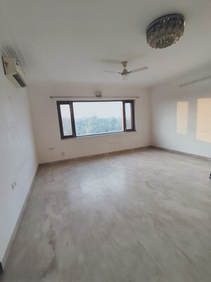 Room in 3 BHK Builder Floor at Palam Vihar Residents Association, Palam Vihar – for Rent