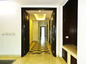 Room in 4 BHK Builder Floor at Panchsheel Park – for Sale