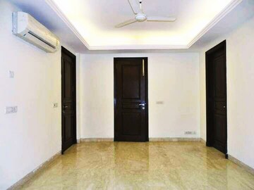 Room in 4 BHK Builder Floor at Panchsheel Park – for Sale