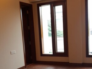 Room in 4 BHK Builder Floor at Panchsheel Park – for Sale