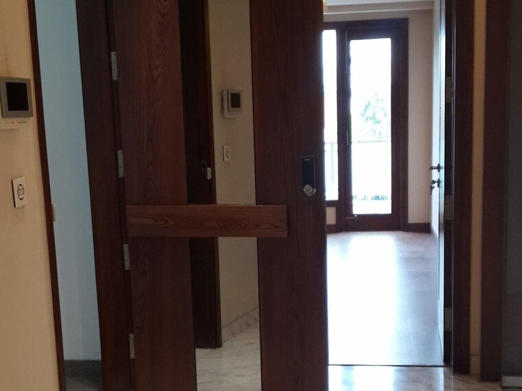 Room, panchsheel park 4 Bedroom 4500 Sq.Ft. Builder Floor In Panchsheel Park Delhi 9582552