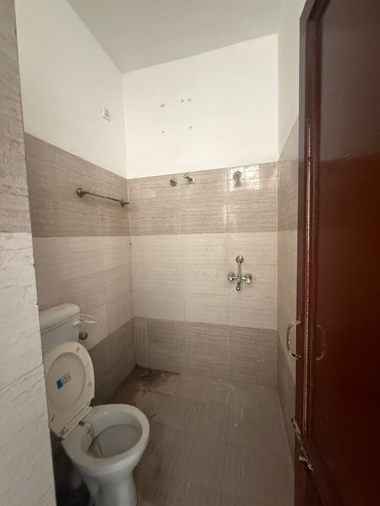 Bathroom, dhakoli 2 Bedroom 1350 Sq.Ft. Builder Floor In Dhakoli Zirakpur 9582566