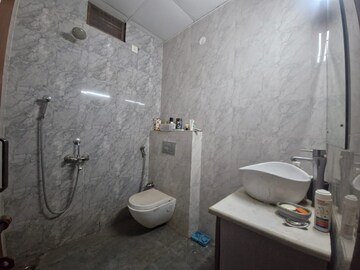 Bathroom in Studio Builder Floor at Sector 39 – for Rent