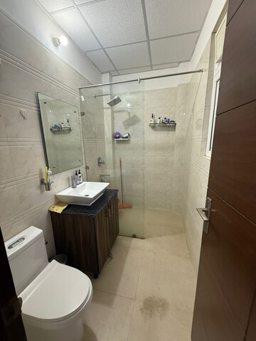 Bathroom in 2.5 BHK Builder Floor at Sector 43 – for Rent