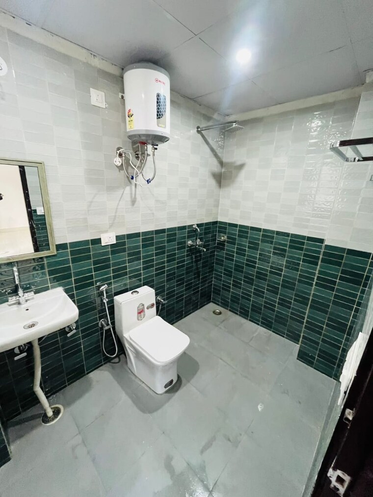 Bathroom, sector 47 2 Bedroom 1440 Sq.Ft. Builder Floor In Sector 47 Gurgaon 9582603