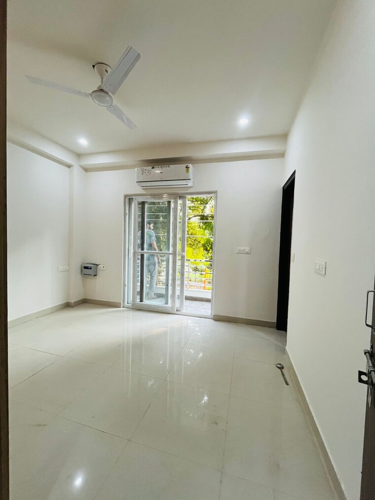 Room, sector 47 2 Bedroom 1440 Sq.Ft. Builder Floor In Sector 47 Gurgaon 9582603