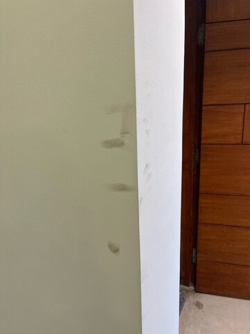 Room in 2 BHK Builder Floor at Sector 43 – for Rent