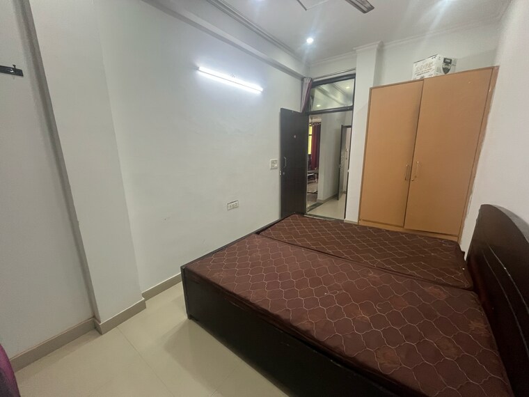 Bedroom, sector 43 2 Bedroom 1214 Sq.Ft. Builder Floor In Sector 43 Gurgaon 9582604