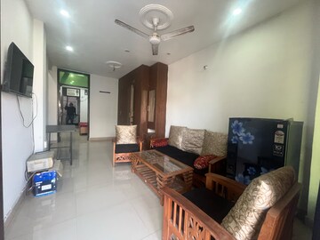 2 BHK Builder Floor For Rent in Sector 43
