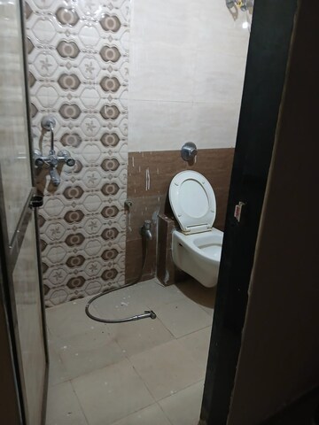 Bathroom in 1 BHK Apartment at Matru Aashish, Parel – for Rent