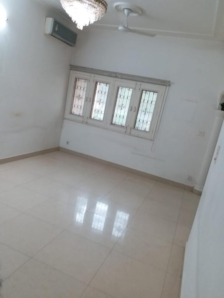 Room, kalkaji 3 Bedroom 1450 Sq.Ft. Builder Floor In Kalkaji Delhi 9582617