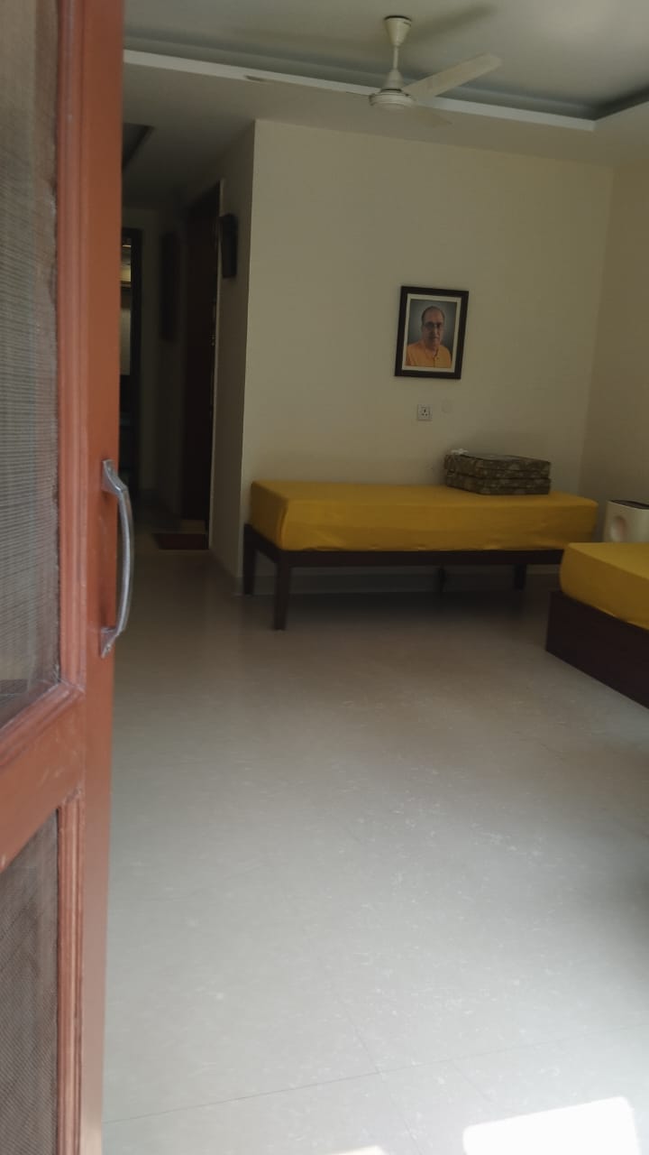 3 BHK + Servant Room Builder Floor For Sale in Chitranjan Park 