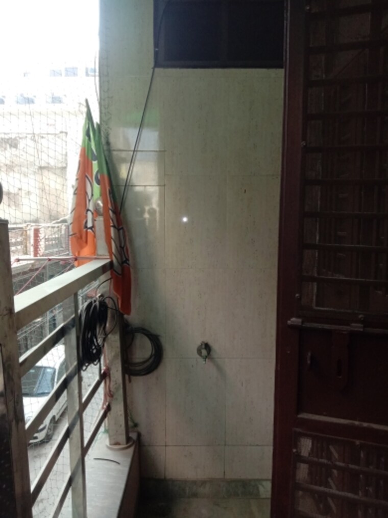 Balcony, dwarka mor 3 Bedroom 900 Sq.Ft. Builder Floor In Dwarka Mor Delhi 9582627