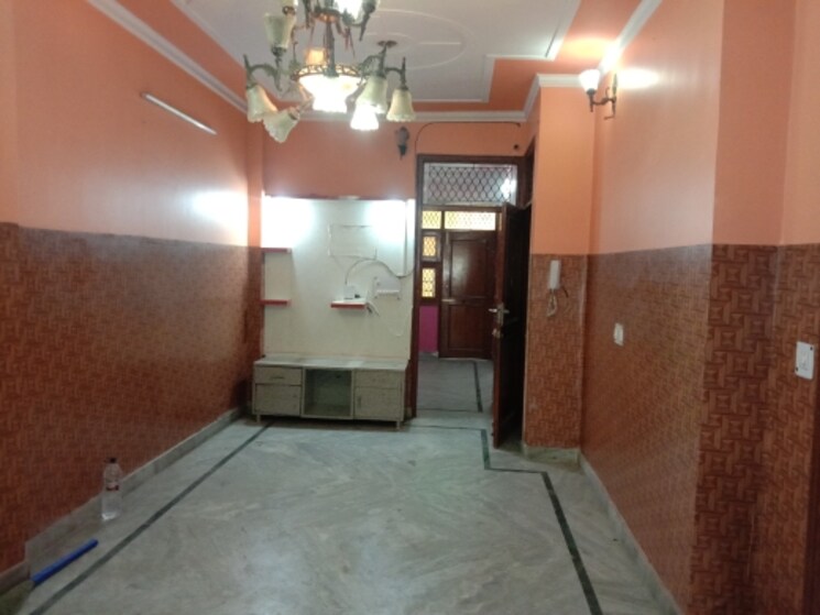 Room, dwarka mor 3 Bedroom 900 Sq.Ft. Builder Floor In Dwarka Mor Delhi 9582627