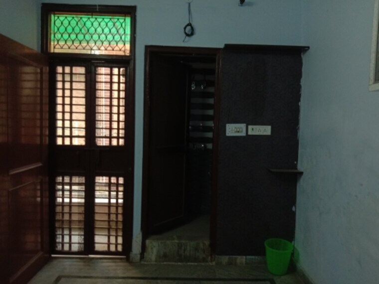 Exterior View, dwarka mor 3 Bedroom 900 Sq.Ft. Builder Floor In Dwarka Mor Delhi 9582627