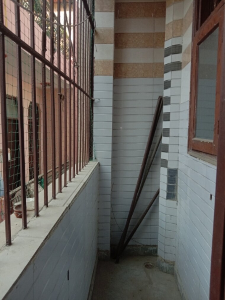 Balcony, dwarka mor 3 Bedroom 900 Sq.Ft. Builder Floor In Dwarka Mor Delhi 9582627